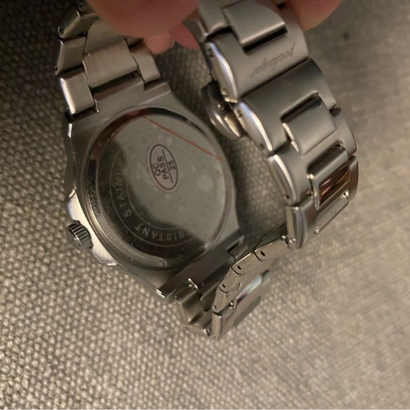 Watch - Picture 4 of 7